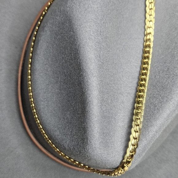 Large Gold Scalloped Herringbone Chain - Picture 10 of 15